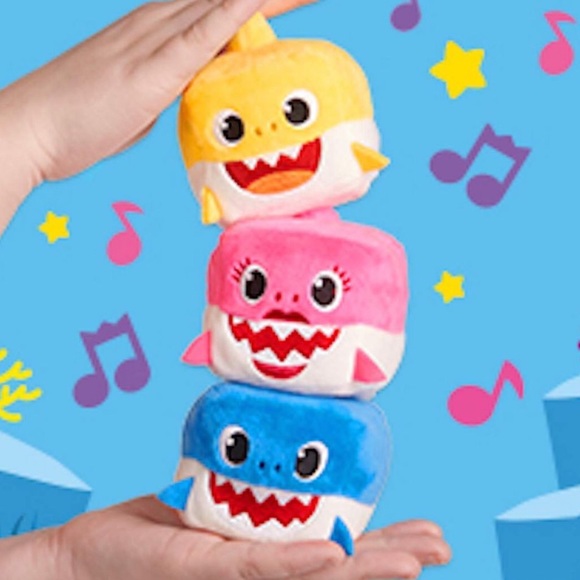 PINK FONG BABY SHARK PLUSHIE WITH SOUND - Picture 8 of 8